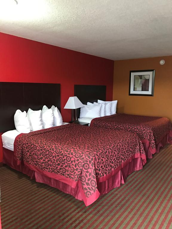 Days Inn By Wyndham Liberty/Ne Kansas City מראה חיצוני תמונה